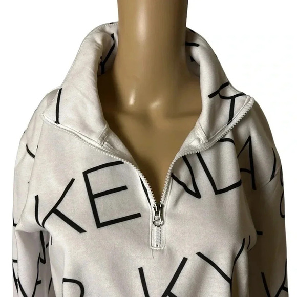 KENDALL & KYLIE sweater,women medium. White,logon, graphic,pull over,toggle,EC - Picture 6 of 14